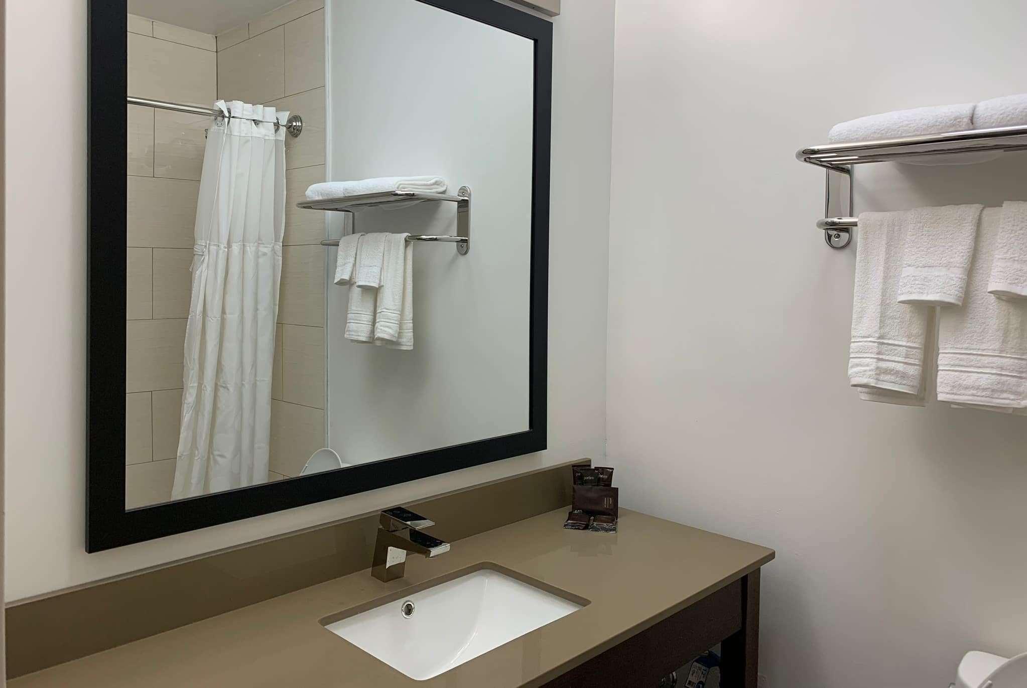 Wingate By Wyndham Jfk Airport, Far Rockaway Ny Hotell New York Exteriör bild