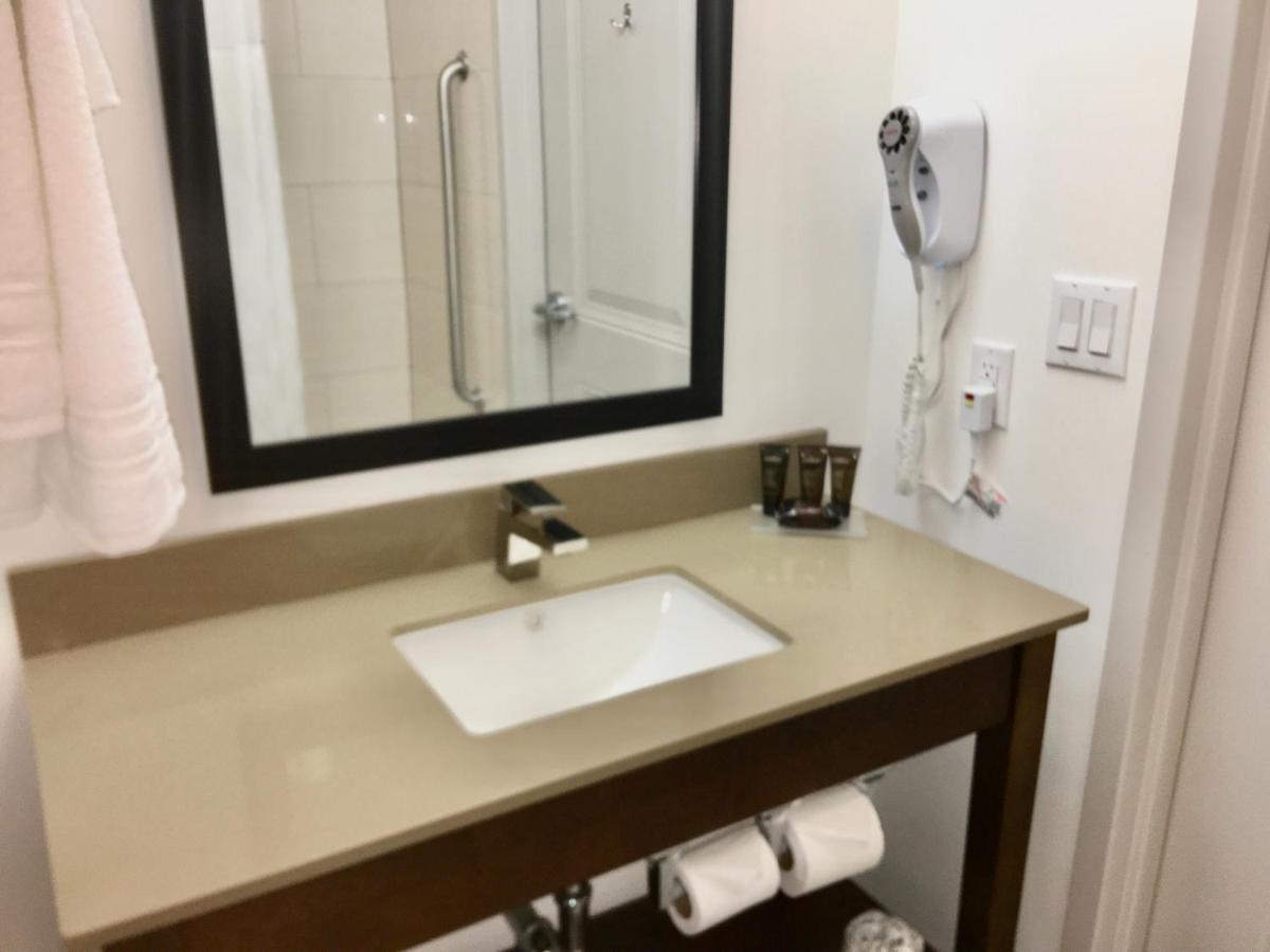 Wingate By Wyndham Jfk Airport, Far Rockaway Ny Hotell New York Exteriör bild
