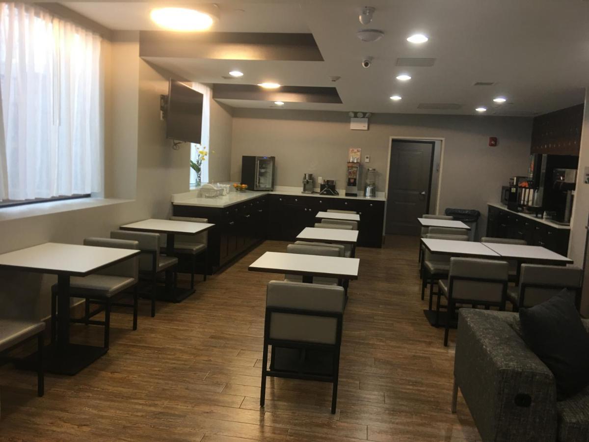 Wingate By Wyndham Jfk Airport, Far Rockaway Ny Hotell New York Exteriör bild